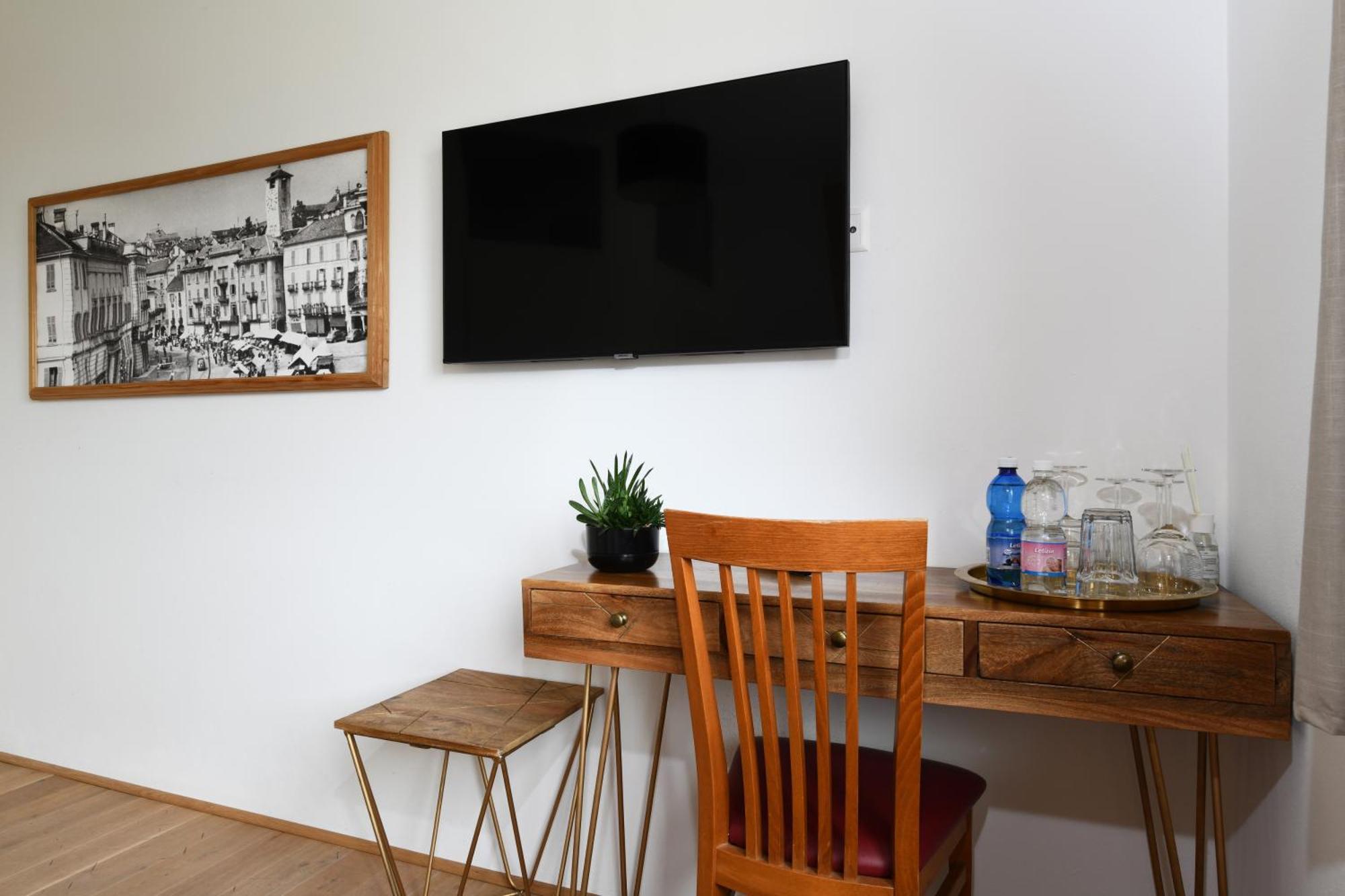 7Rooms - Self Check-In 24H Free Parking Лозоне Екстер'єр фото