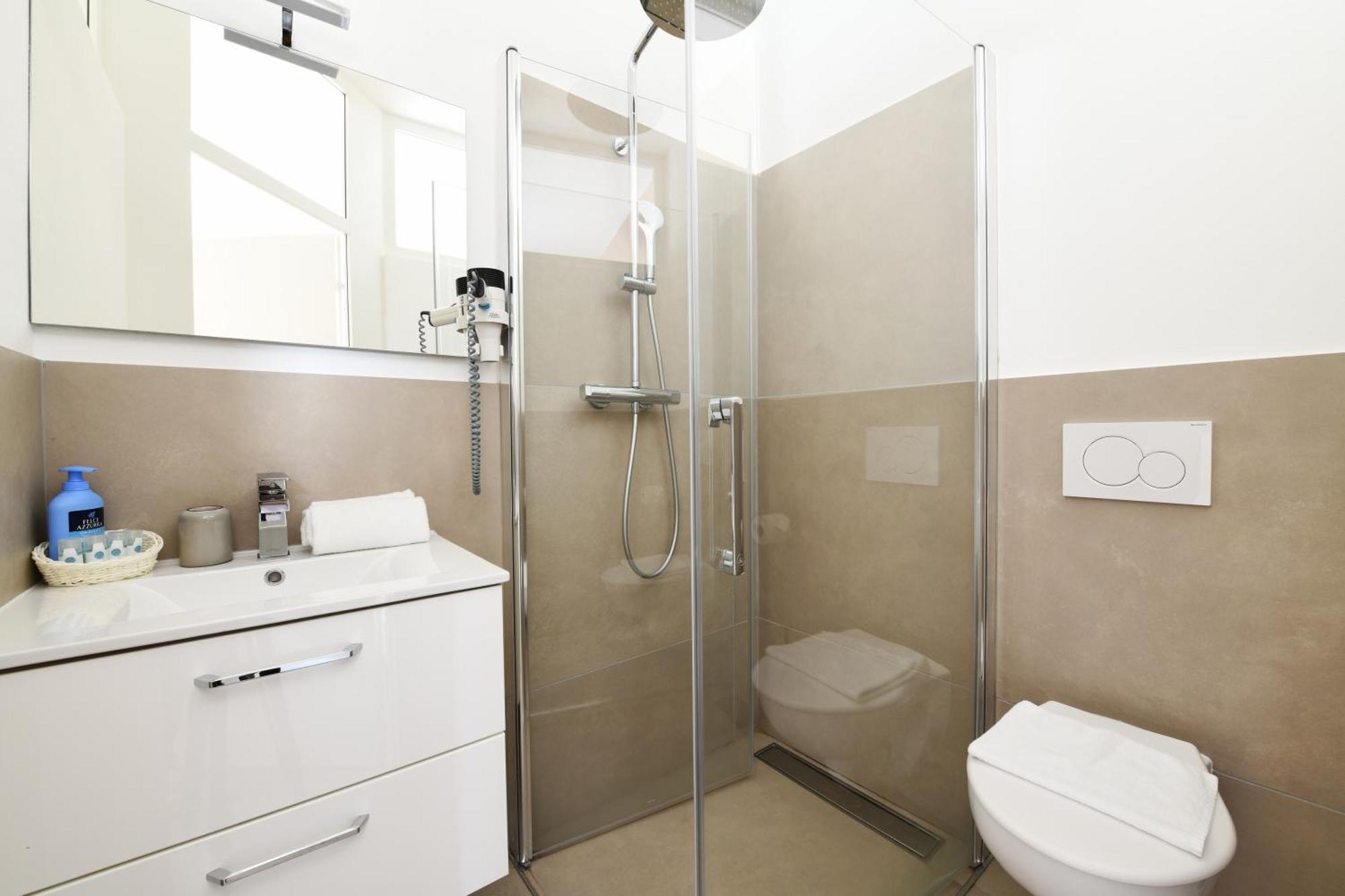 7Rooms - Self Check-In 24H Free Parking Лозоне Екстер'єр фото