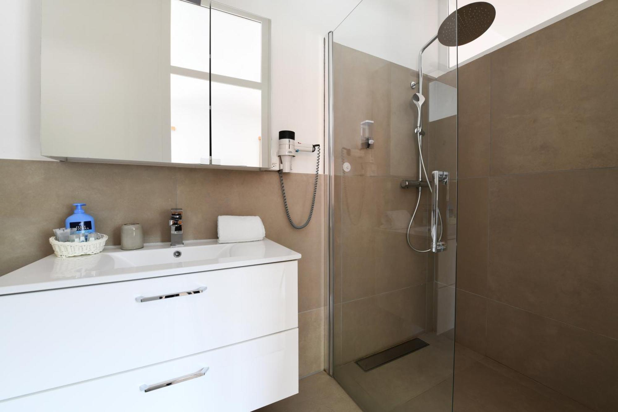 7Rooms - Self Check-In 24H Free Parking Лозоне Екстер'єр фото